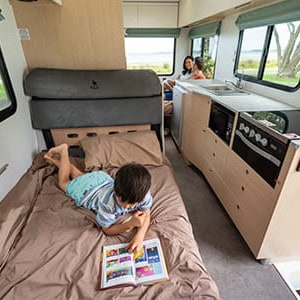 Maui River Motorhome – 6 Berth-interior (1)