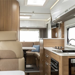 apollo-euro-deluxe-motorhome-6-berth-interior