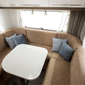 apollo-euro-deluxe-motorhome-6-berth-interior1