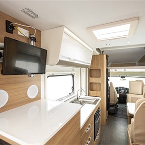 apollo-euro-deluxe-motorhome-6-berth-interior2