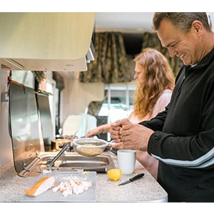 Britz Frontier Motorhome – 6 Berth – kitchen