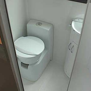 Kiwi Autohomes Concord Motorhome – 4 Berth -toilet