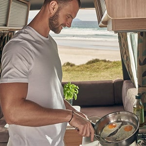 maui-ultima-2-berth-motorhome-interior-kitchen