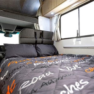 starrv-hercules-motorhome-6-berth-dinette-converted-to-bed