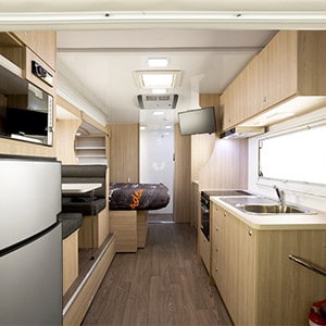 starrv-pegasus-motorhome-4-berth-inteior1