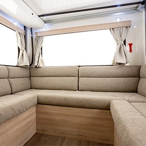 starrv-pegasus-motorhome-4-berth-interior