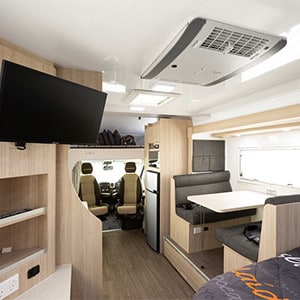 starrv-pegasus-motorhome-4-berth-interior3