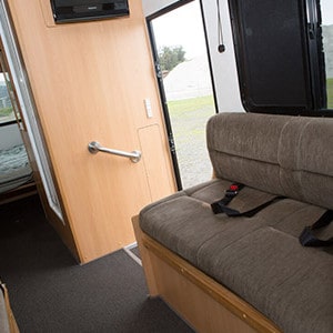 Kiwi Deluxe – 6 Berth-interior (1)