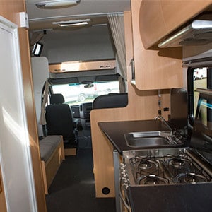 Kiwi Deluxe – 6 Berth-interior (2)