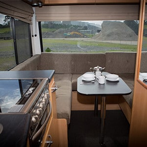 Kiwi Deluxe – 6 Berth-interior (4)