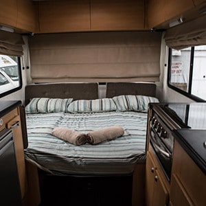 Kiwi Deluxe-7 Berth-interior (1)