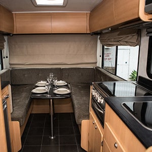 Kiwi Deluxe-7 Berth-interior (3)