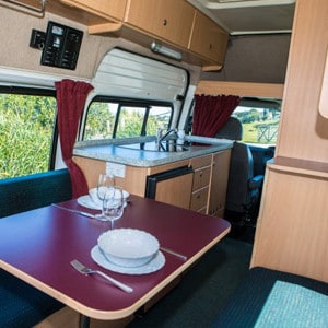 Kiwi + ST – 2 Berth – table