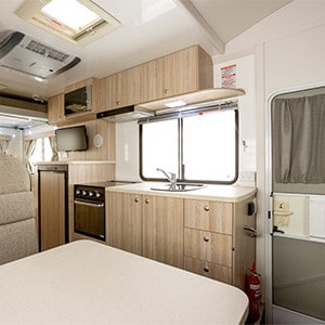 starrv-pandora-motorhome-4-berth-interior2