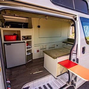 Happy Jackpot Campervan – 3 Berth-interior (6)