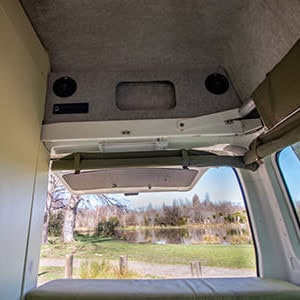 Happy Jackpot Campervan – 3 Berth-interior (7)