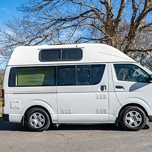 Happy Jackpot Campervan – 3 Berth-side