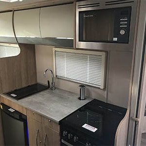 DNZ Deluxe – 4 Berth – kitchen