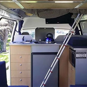 SAS Hi-Top Campervan – 4 Berth – kitchen