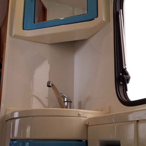 SAS Transit Motorhome – 6 Berth – bathroom