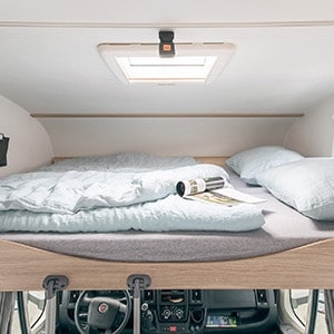 mcrent-family-luxury-motorhome-6-berth-top-bed