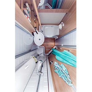 mcrent-family-standard-motorhome-4-berth-shower-toilet