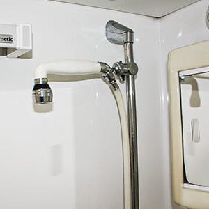 EC Motorhome – 4 Berth-shower