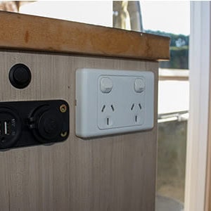 HE ST – 2+1 Berth-power-outlet