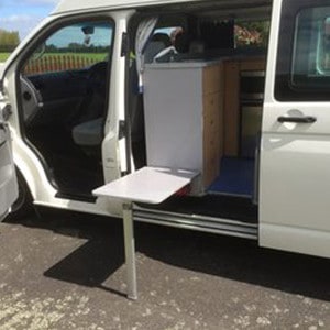 Nomad Volkswagen Hightop – 2+1 Berth – side table