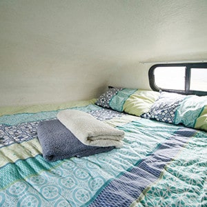 bc-familia-motorhome-6-berth-bed