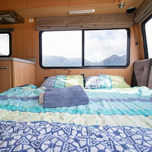 bc-familia-motorhome-6-berth-bed1