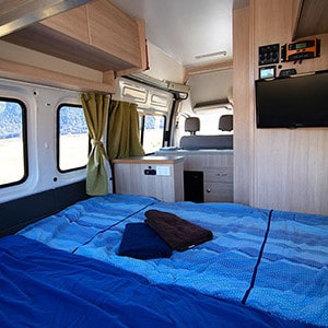 ec-motorhome-3-berth-interior3