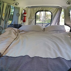 Backpacker Deluxe Sleepervan – 2 Berth – bed