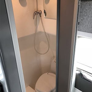 Lucky Rambler High Top Campervan – 3 Berth-toilet-shower