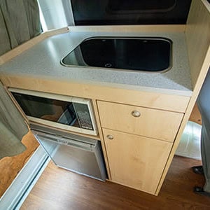 Happy Hi 4 Campervan – 4 Berth-cupboard