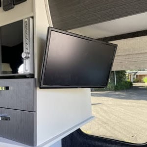 DNZ Deluxe Motorhome – 2+1 Berth TV