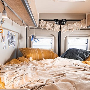 mcrent-urban-plus-campervan-3-berth-bed