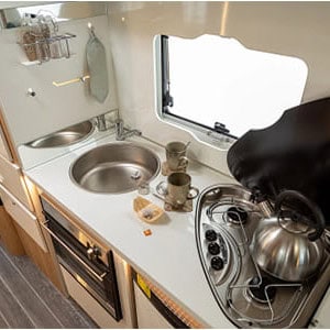 Britz Navigator Motorhome – 5 Berth-U-Shape_Interior03