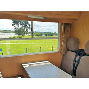 KWMU Motorhome – 6 Berth – dinette