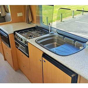 KWMU Motorhome – 6 Berth – kitchen