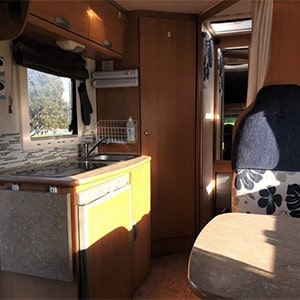 KW Tricia & Buzz – 6 Berth – kitchen