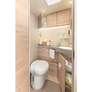 mcrent-comfort-plus-motorhome-4-berth-toilet