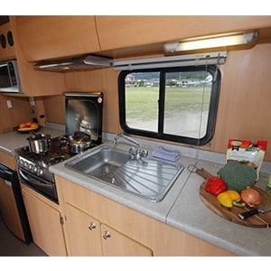 CC Motorhome – 4 Berth – sink