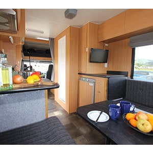 CC Motorhome – 6 Berth – foods in table