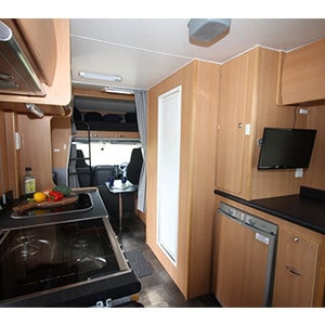 CC Motorhome – 6 Berth – kitchen