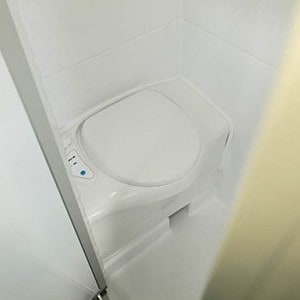 Kiwi Euro Deluxe ST – 2 Berth-toilet