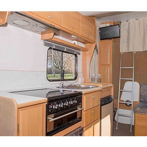 SC Double Cab Motorhome – 6 Berth – kitchen