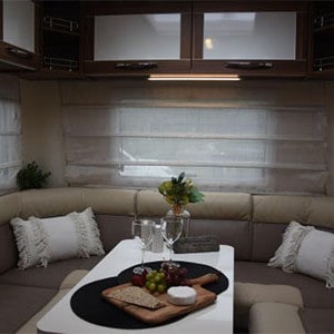 KWE Motorhome – 6 Berth – dining