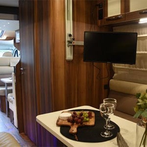 KWE Motorhome – 6 Berth – dining area