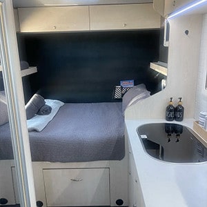 HE Master – 2 Berth-internal-photo